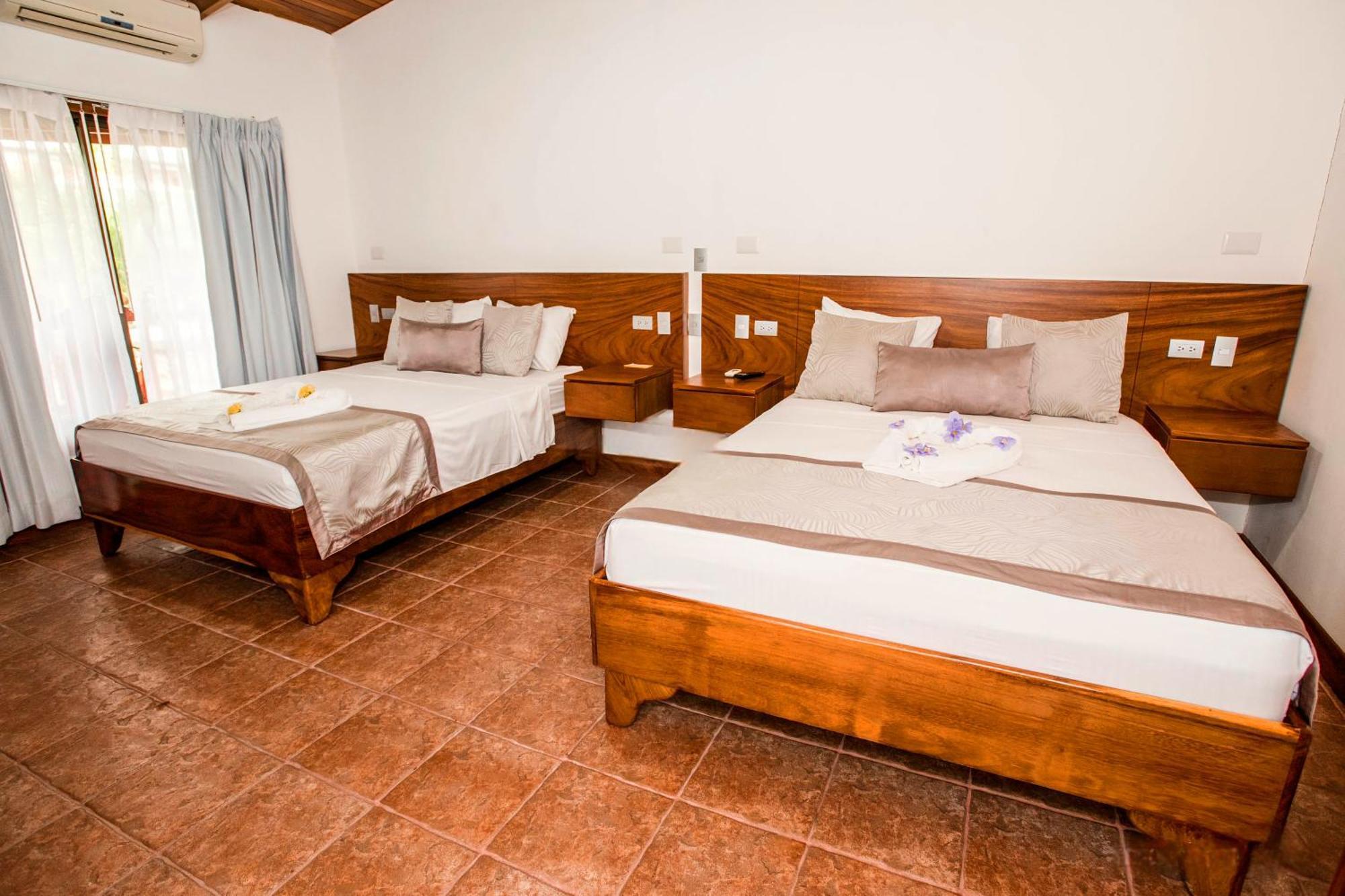 Poshtel Arenal *